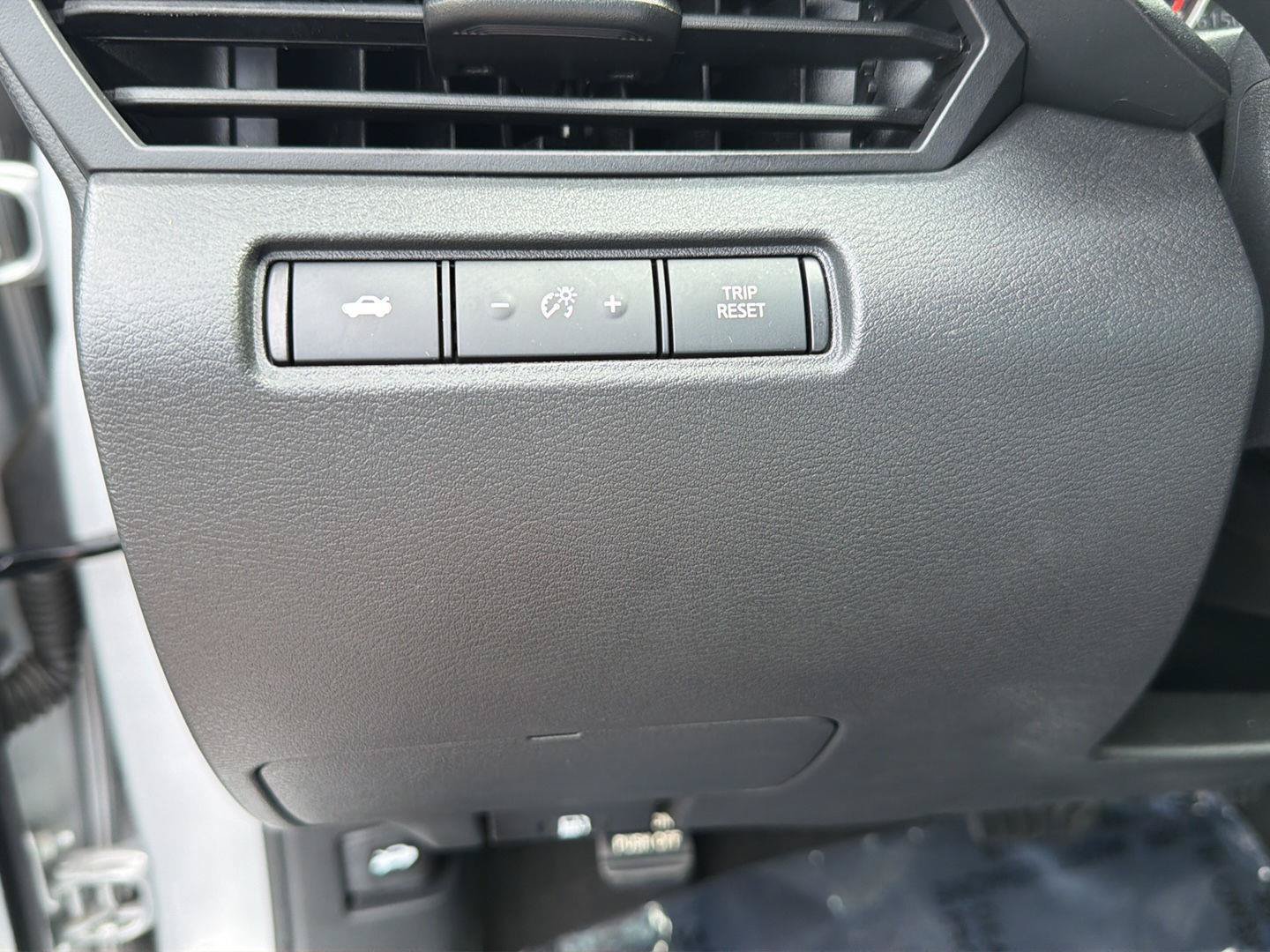 Used 2024 Nissan Altima 2.5 SV FWD image 19