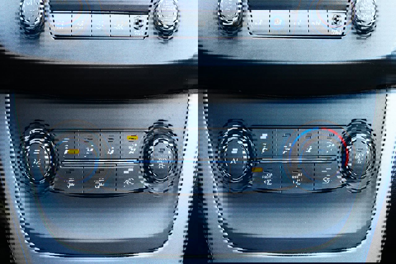 Used 2014 Nissan Sentra SV image 14