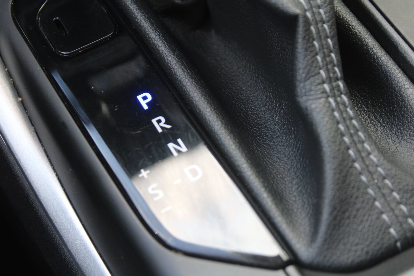 Used 2024 Toyota Highlander LE FWD image 39