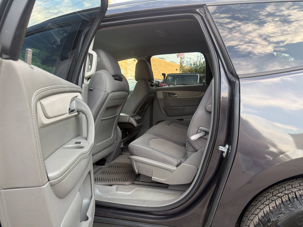 Used 2016 Chevrolet Traverse LS FWD image 23