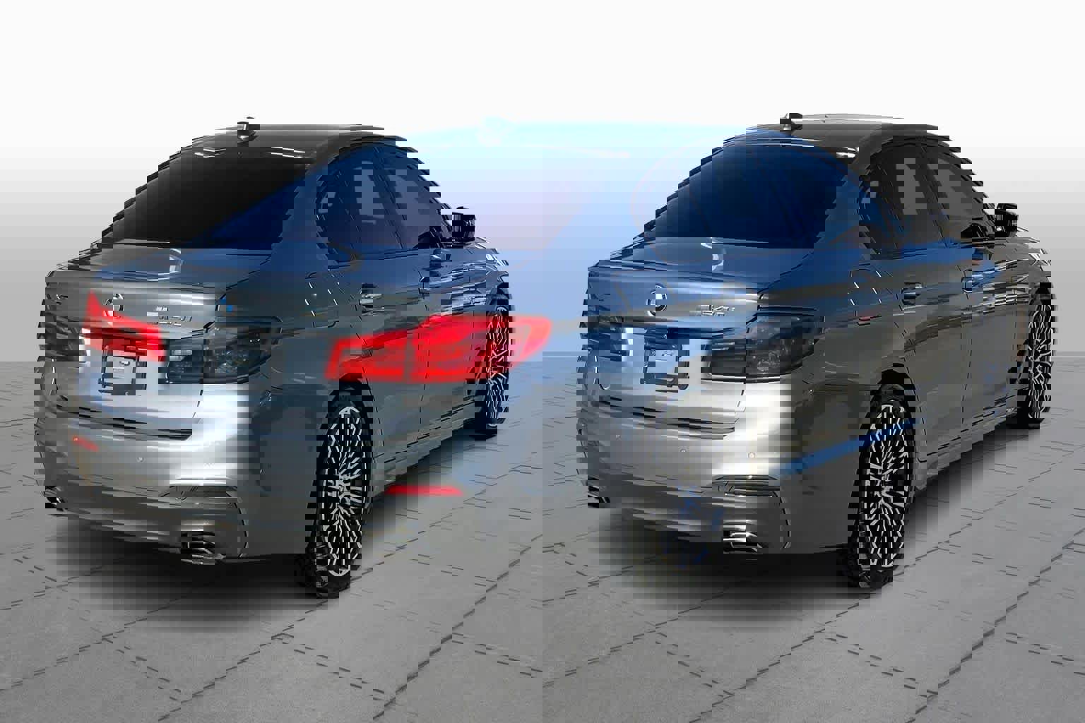 Used 2018 BMW 540i xDrive w/ M Sport Package image 12