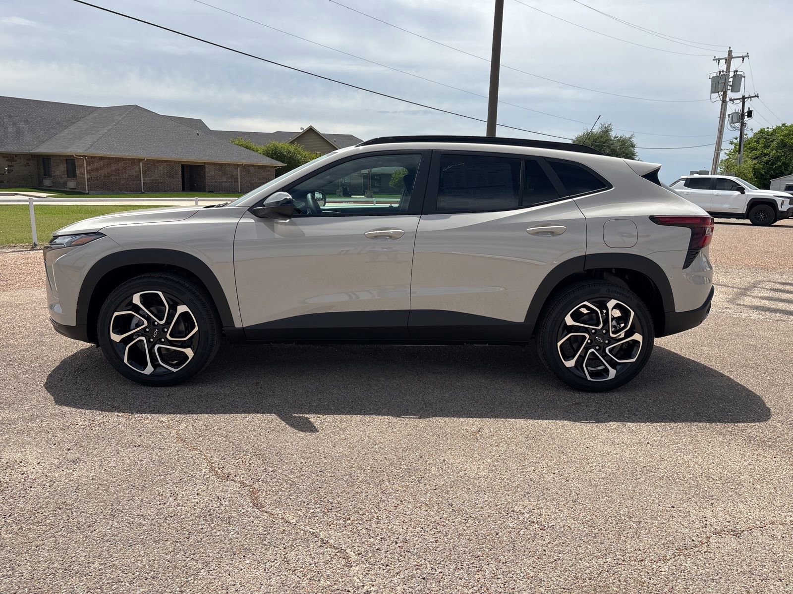 New 2026 Chevrolet Trax RS image 2