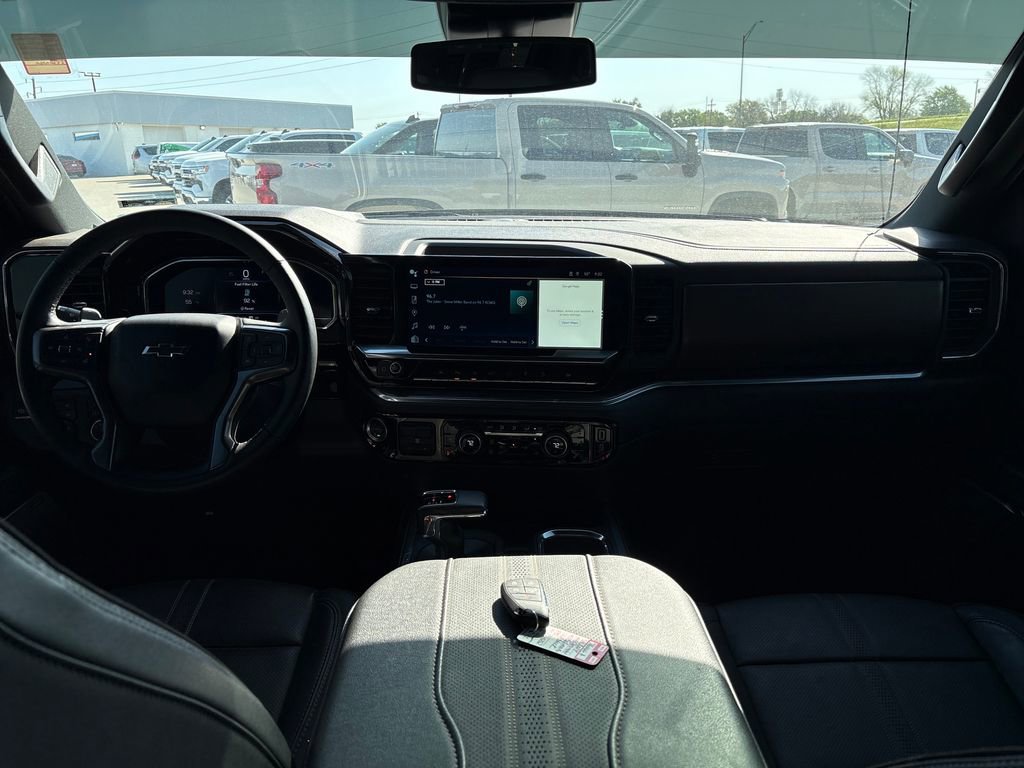 Used 2024 Chevrolet Silverado 1500 High Country w/ Midnight Edition AWD/4WD image 16