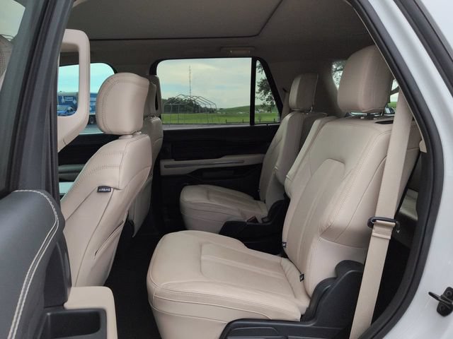 Used 2023 Ford Expedition Platinum AWD/4WD image 16