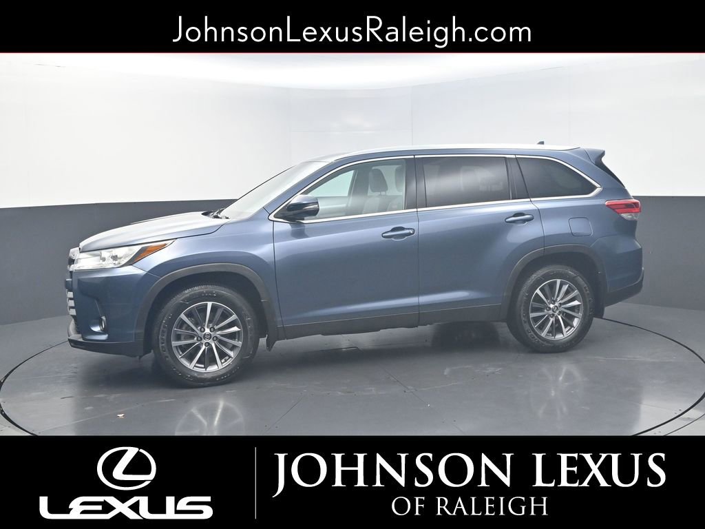 Used 2019 Toyota Highlander XLE image 2