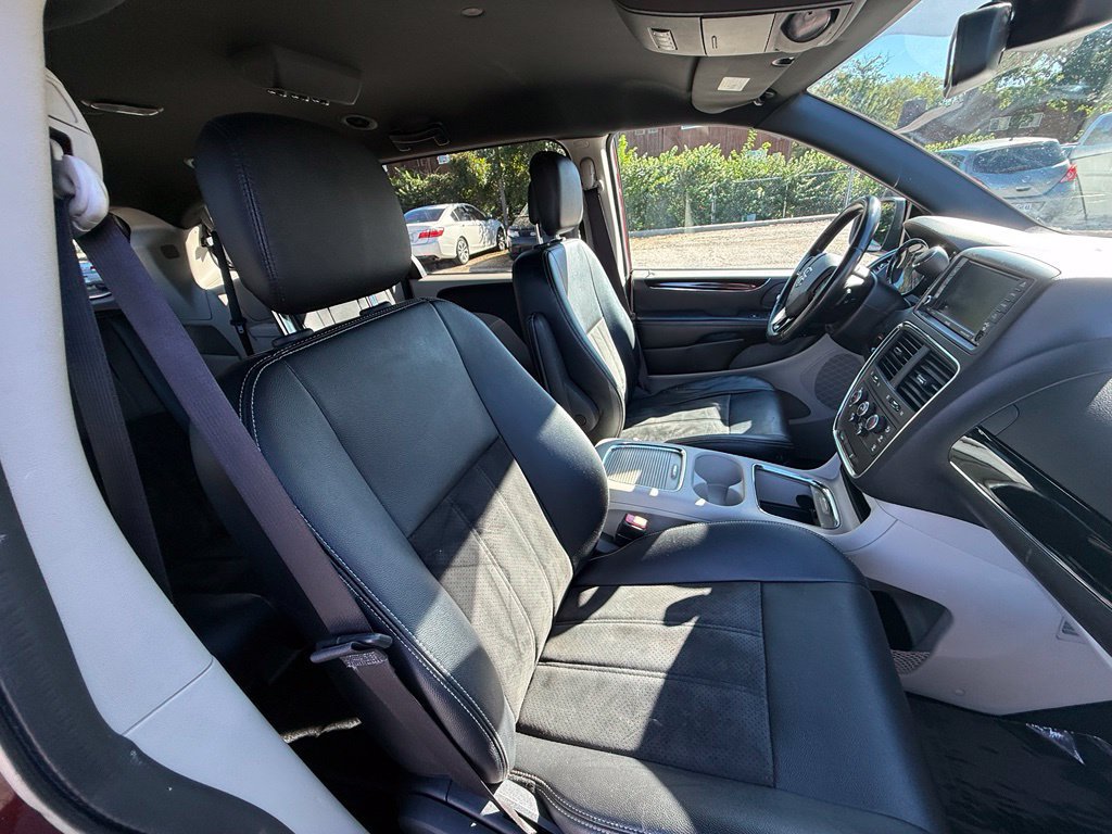 Used 2019 Dodge Grand Caravan SXT FWD image 33