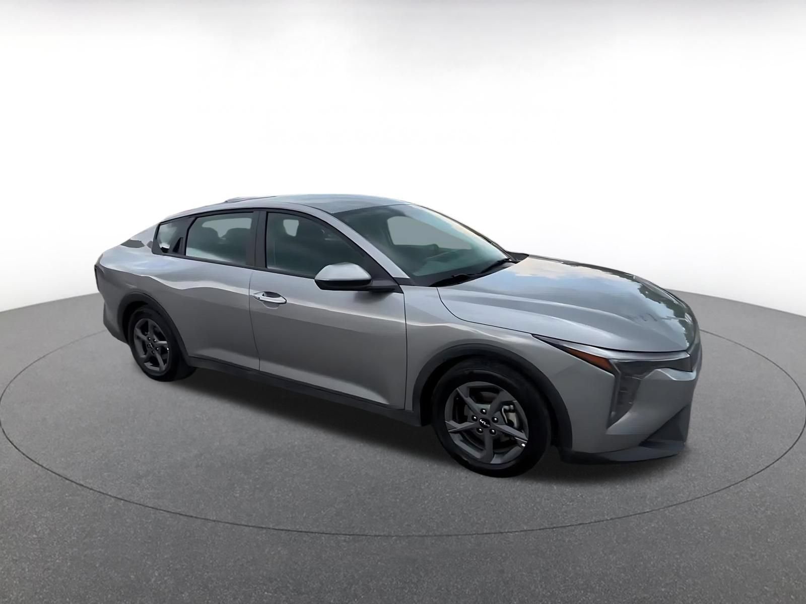 Used 2025 Kia K4 FWD image 2
