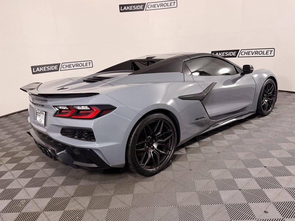 Used 2024 Chevrolet Corvette Z06 RWD image 6