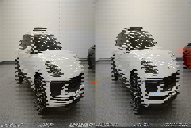 Used 2023 Porsche Macan image 6
