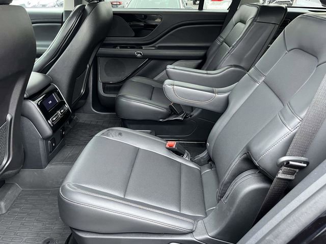 Used 2025 Lincoln Aviator AWD image 7