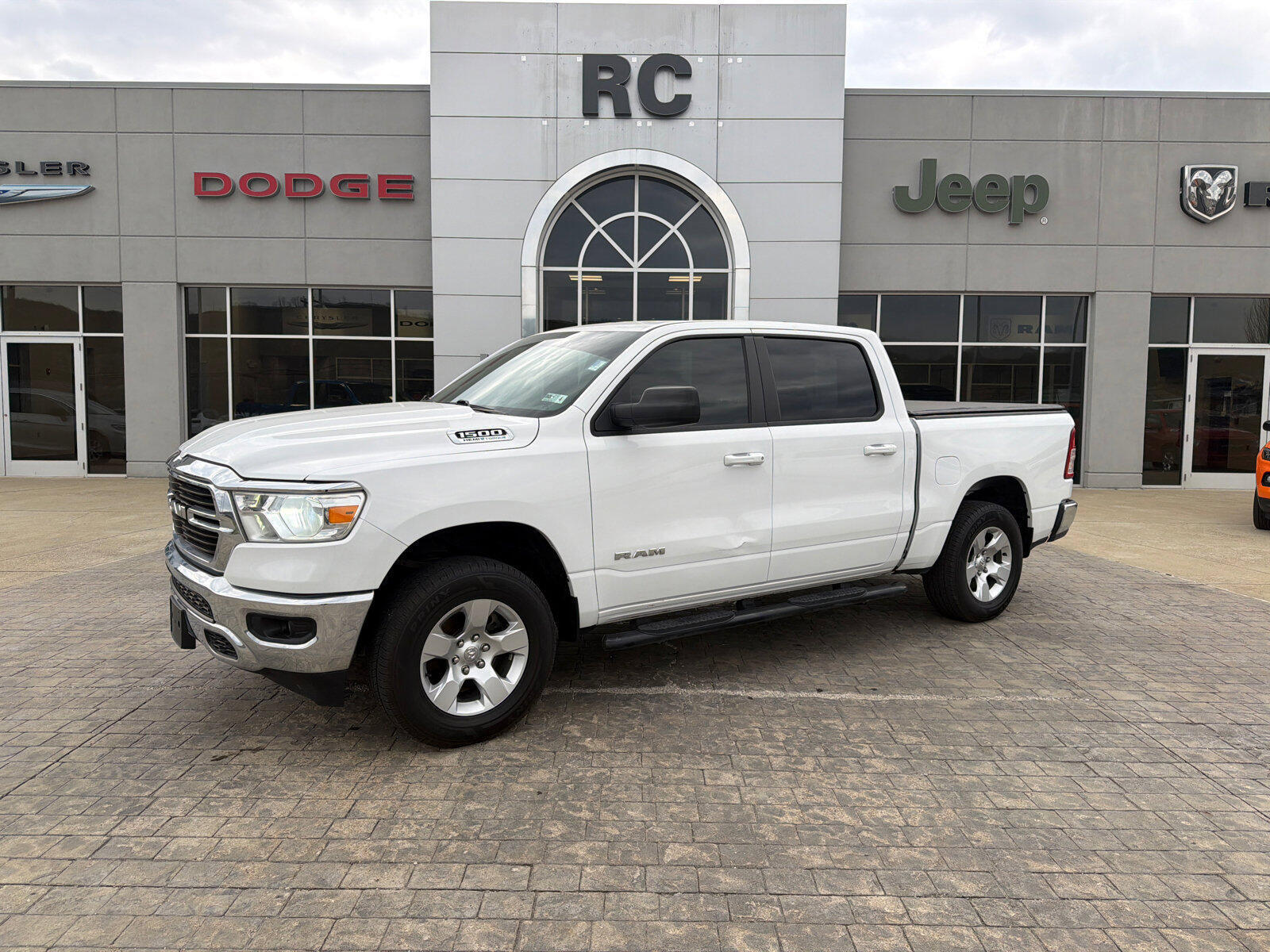 Used 2021 RAM 1500 Big Horn AWD/4WD image 1