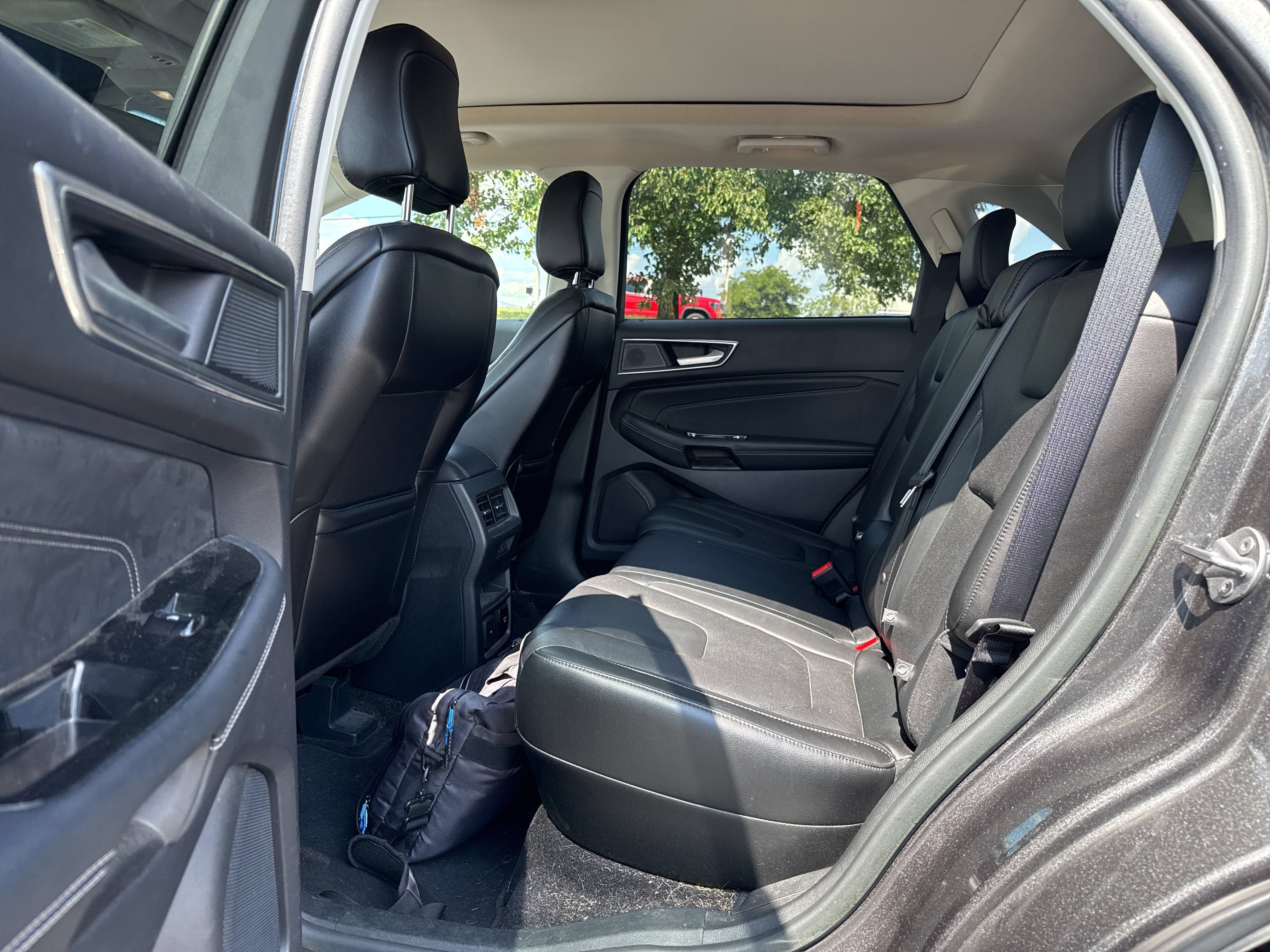 Used 2020 Ford Edge Titanium w/ Equipment Group 301A AWD/4WD image 9