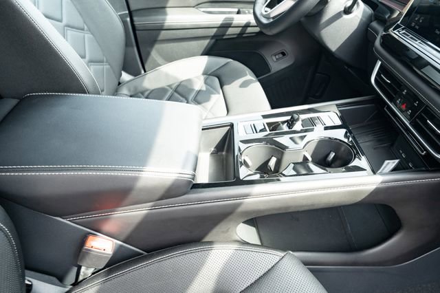 Certified 2025 Volkswagen Atlas SE FWD image 44