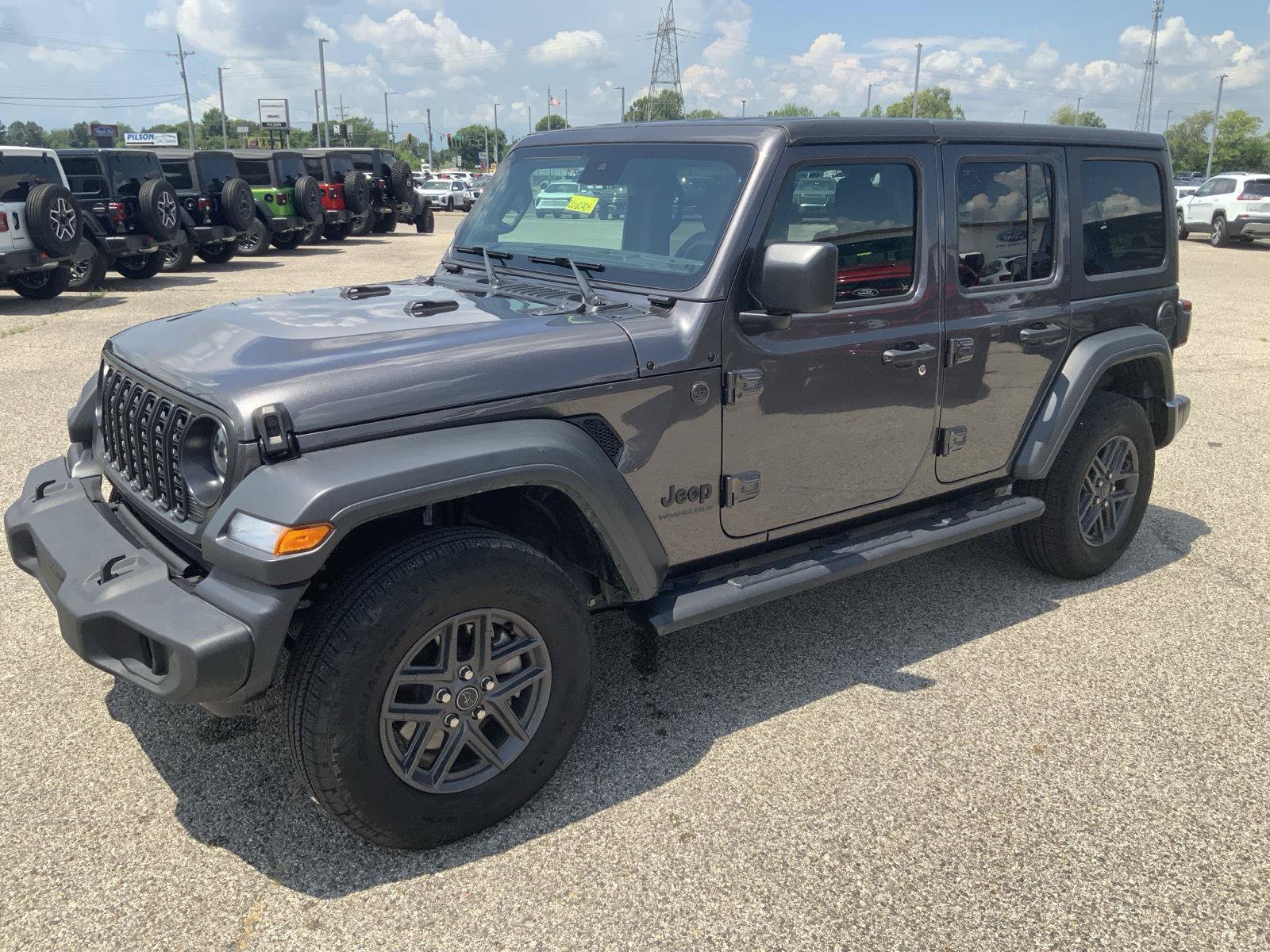 Used 2025 Jeep Wrangler Unlimited Sport AWD/4WD image 4