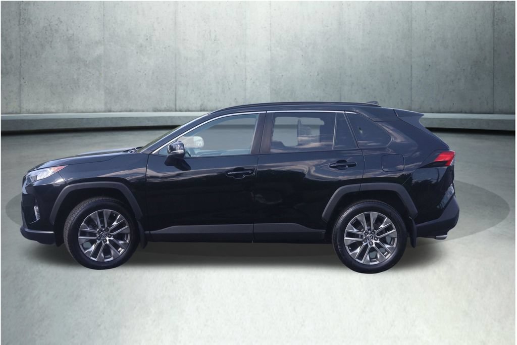 Certified 2019 Toyota RAV4 XLE Premium w/ Cold Weather Package AWD/4WD image 18