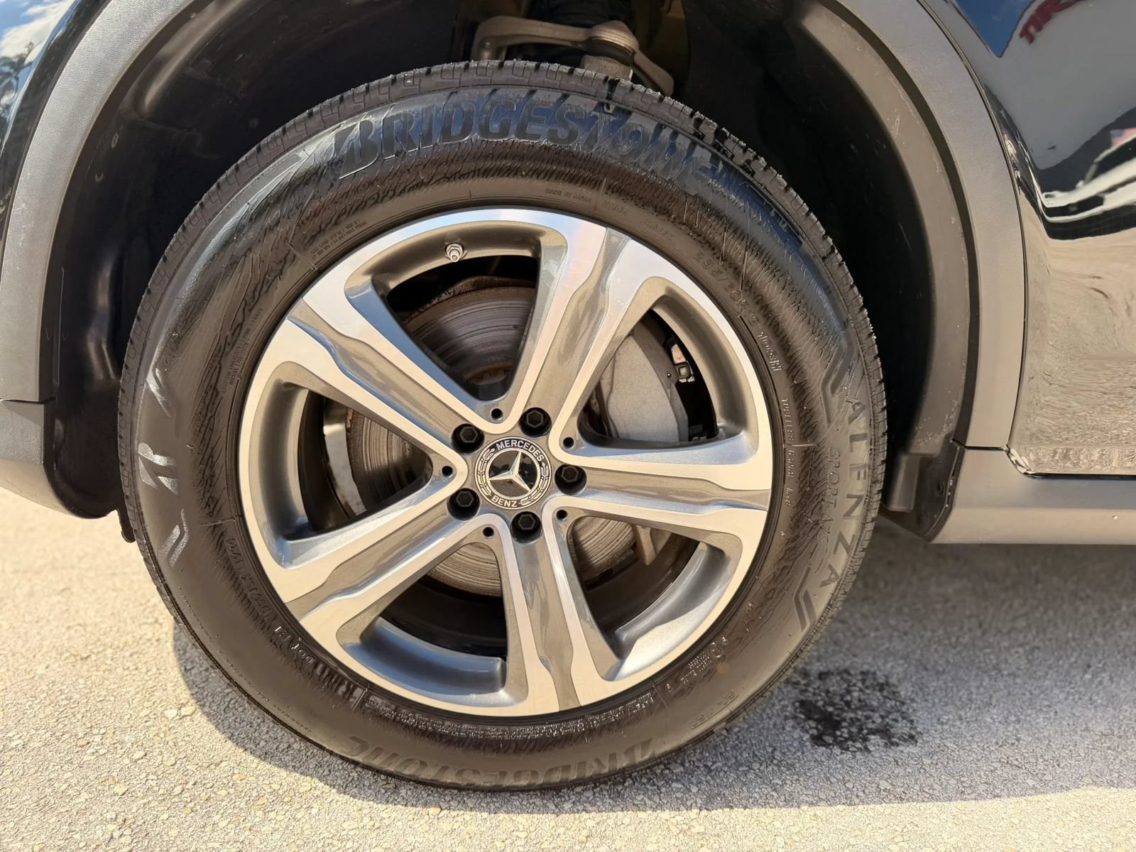 Used 2019 Mercedes-Benz GLC 300 4MATIC w/ Premium Package image 35