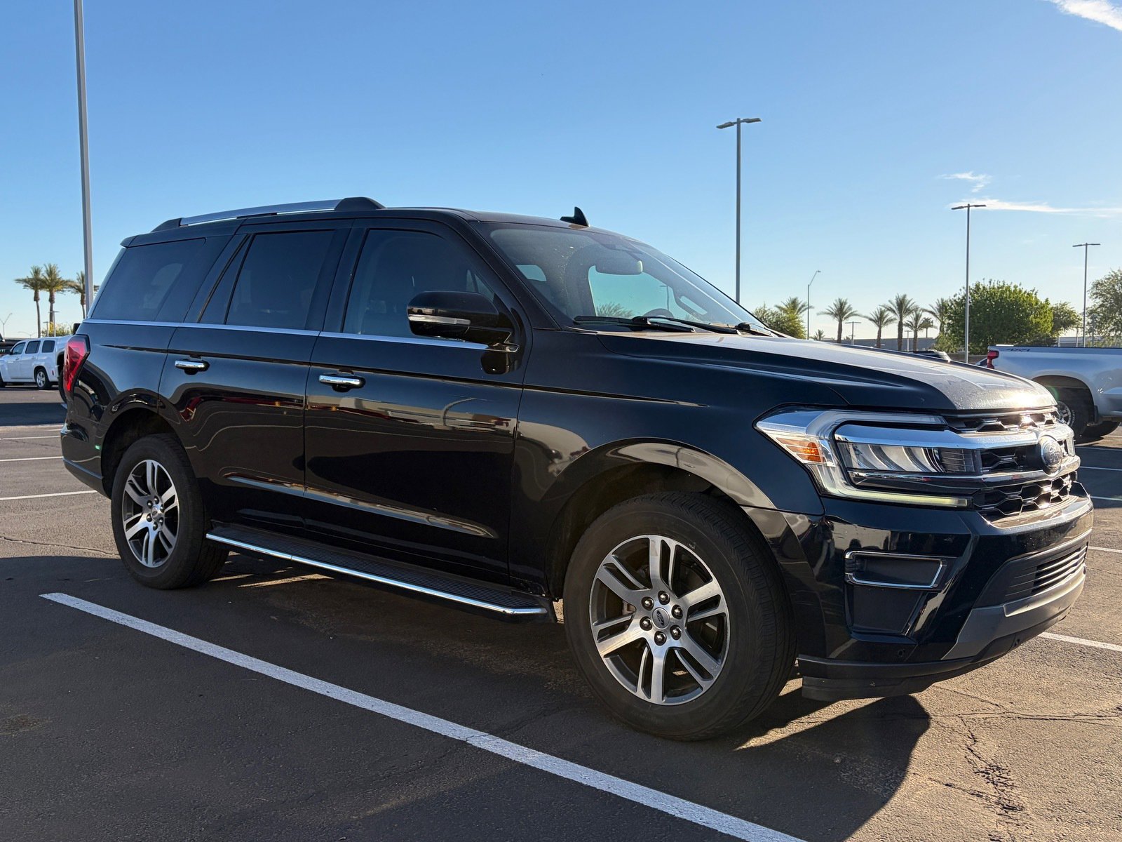 Used 2022 Ford Expedition Limited image 2