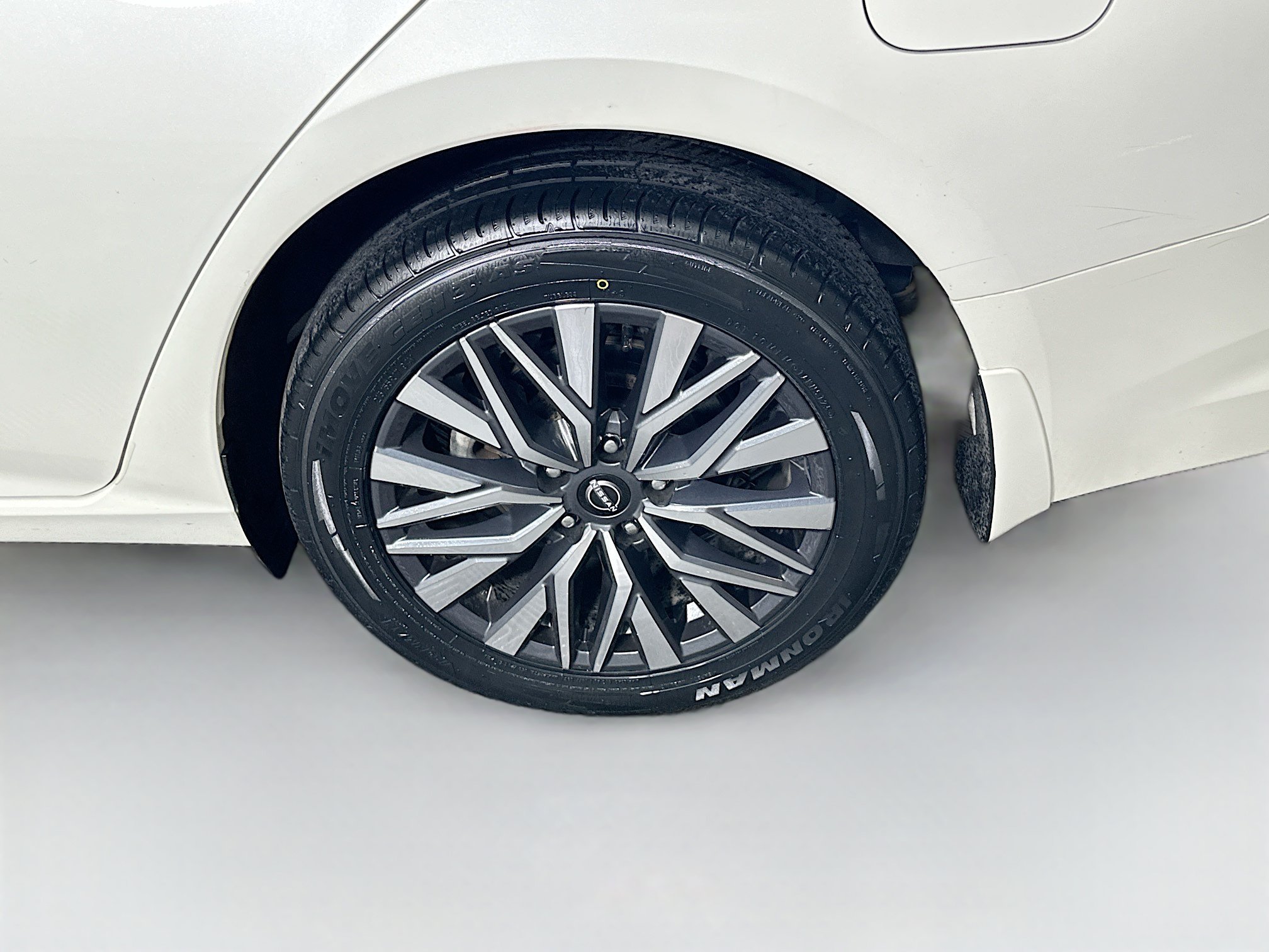 Used 2024 Nissan Altima 2.5 SV AWD/4WD image 11