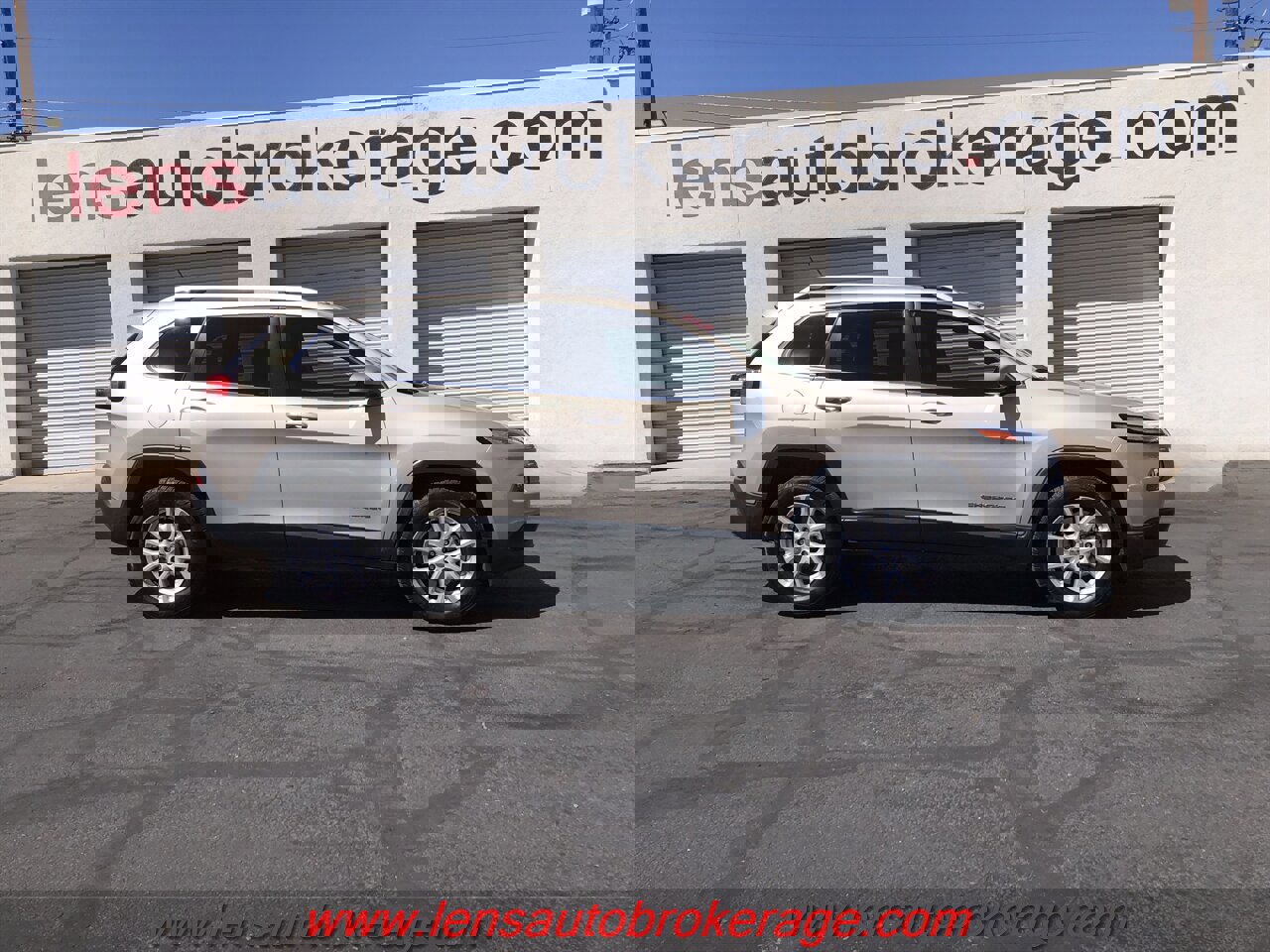 Used 2015 Jeep Cherokee Latitude w/ Comfort/Convenience Group image 1