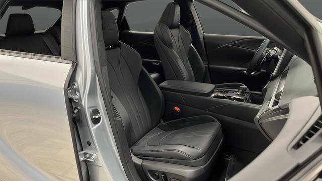 Used 2025 Lexus RX 500h F Sport image 25