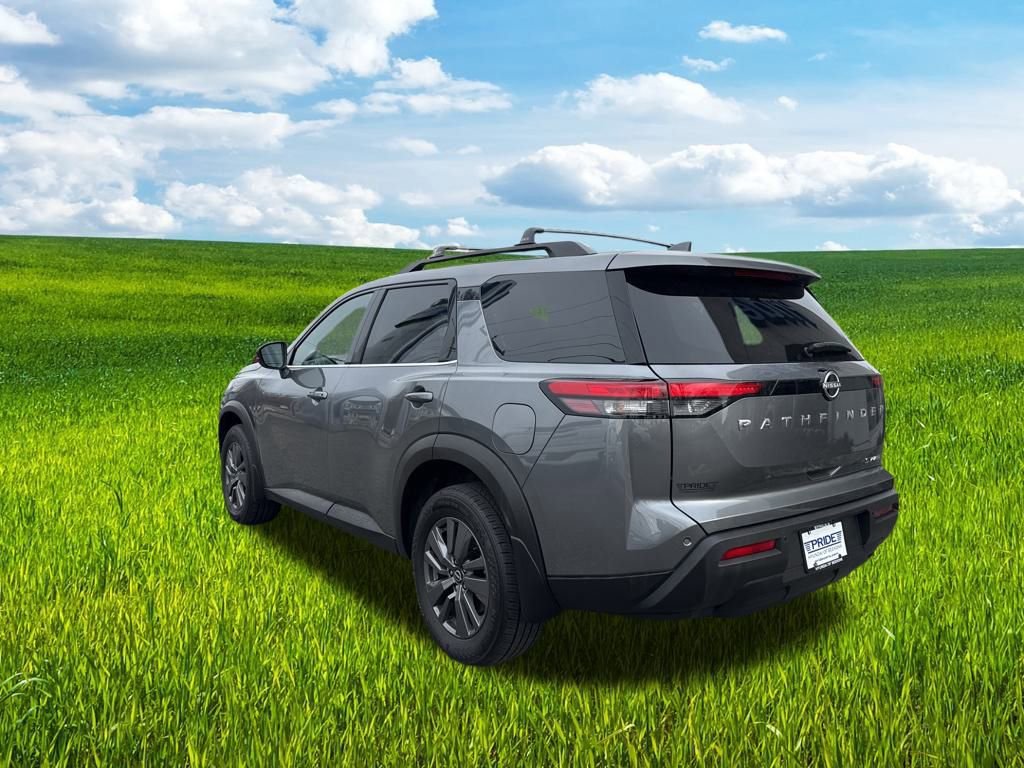 Used 2024 Nissan Pathfinder SV image 7