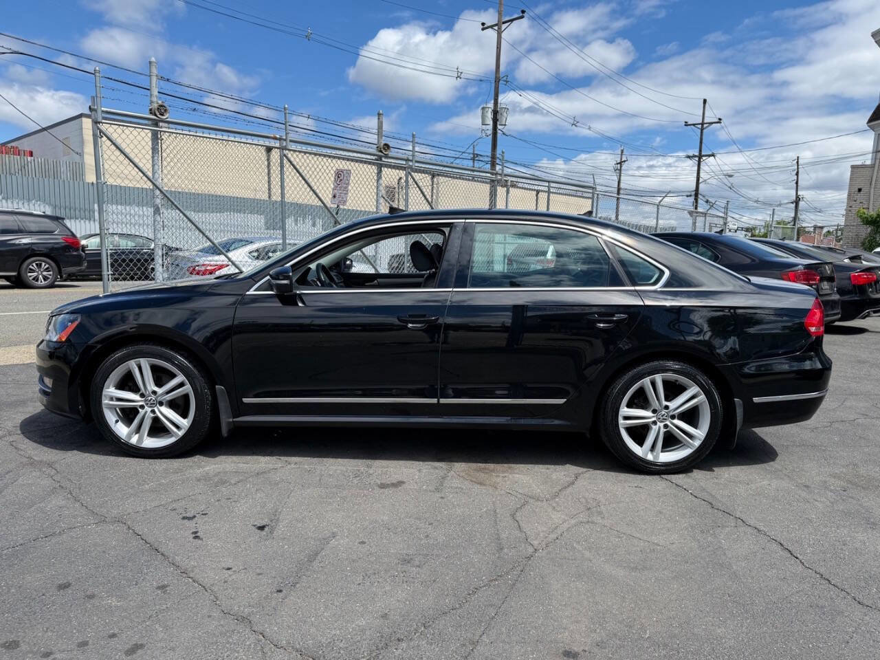 Used 2015 Volkswagen Passat 1.8T SE FWD image 3