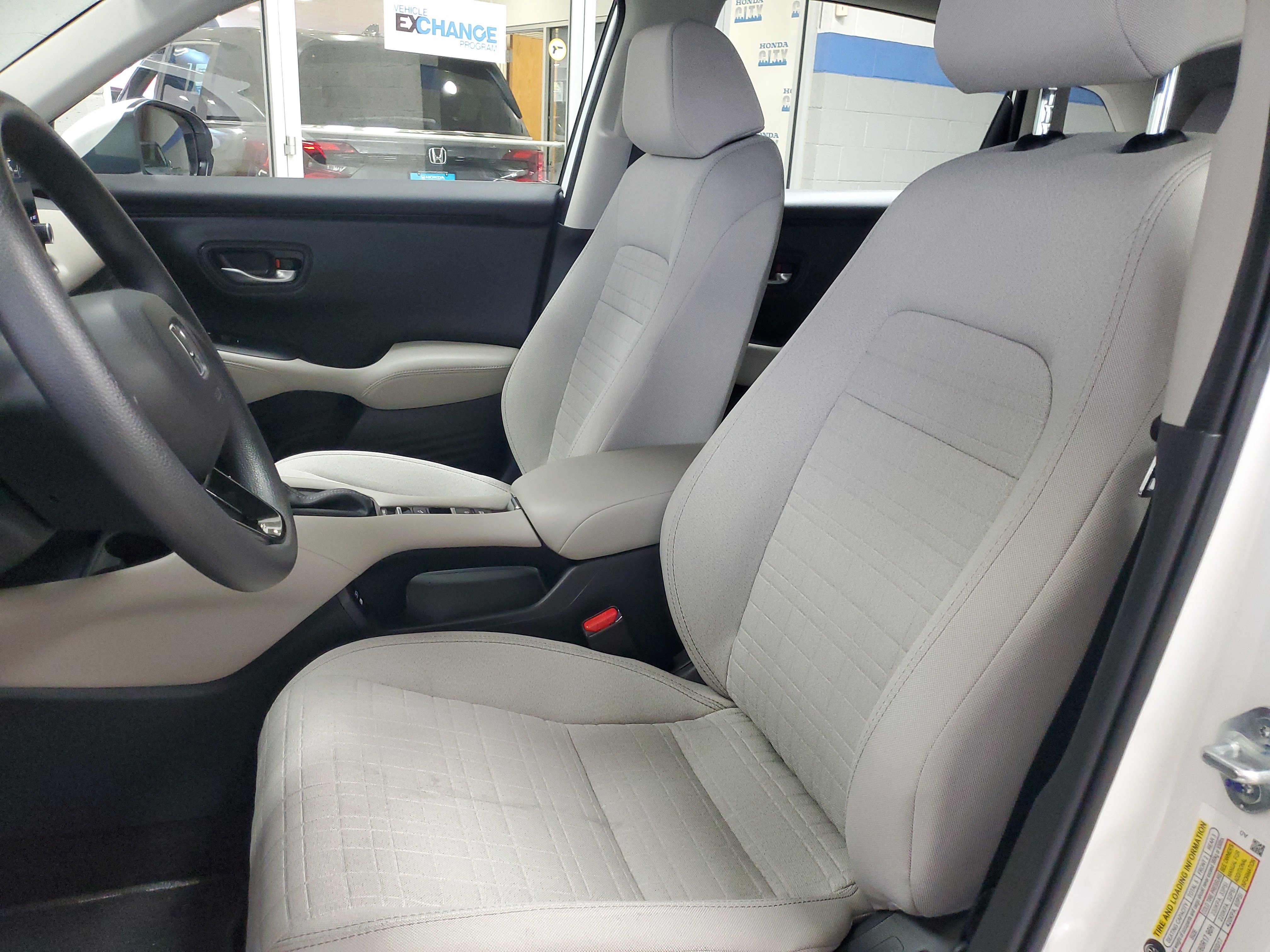 Used 2025 Honda HR-V LX image 17