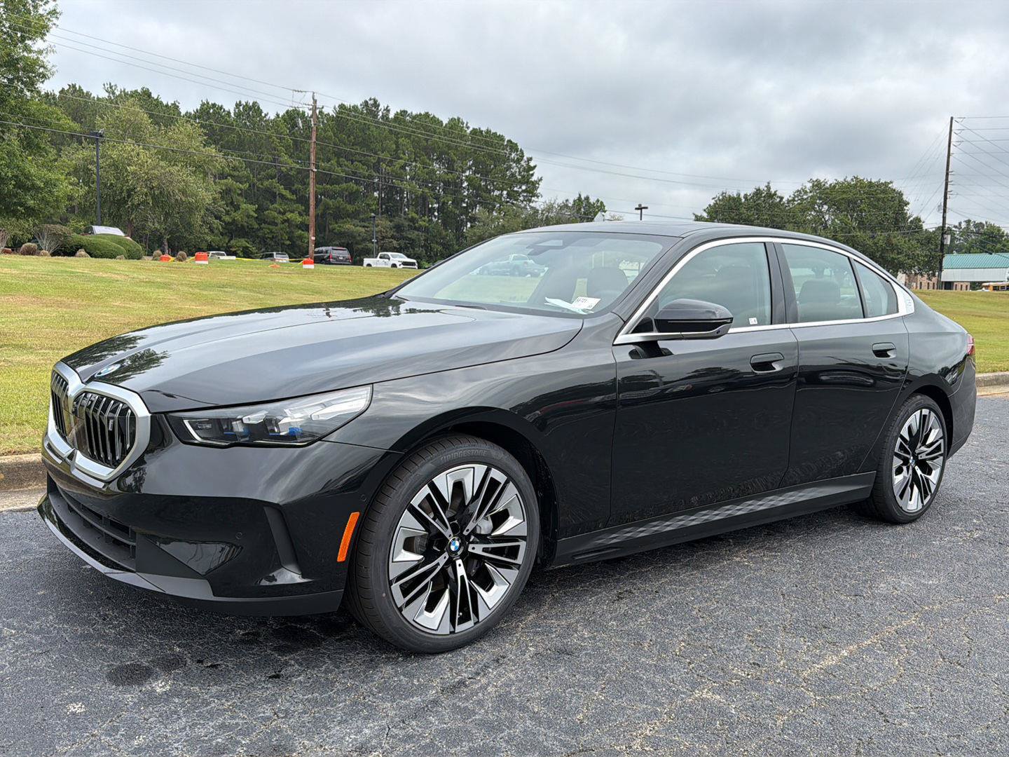 New 2027 BMW i5 eDrive40 w/ Premium Package RWD image 1