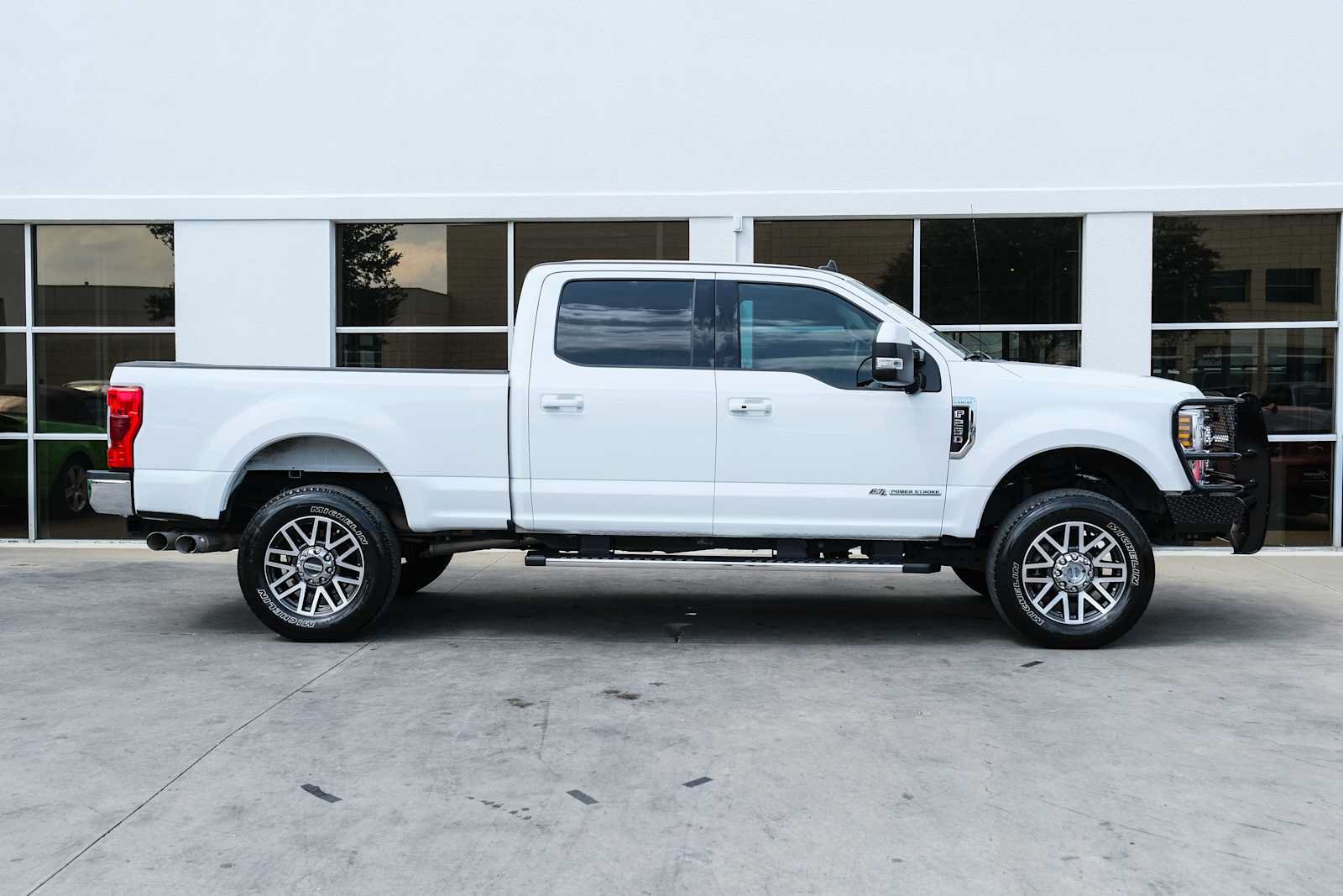 Used 2019 Ford F250 Lariat w/ Lariat Ultimate Package AWD/4WD image 9