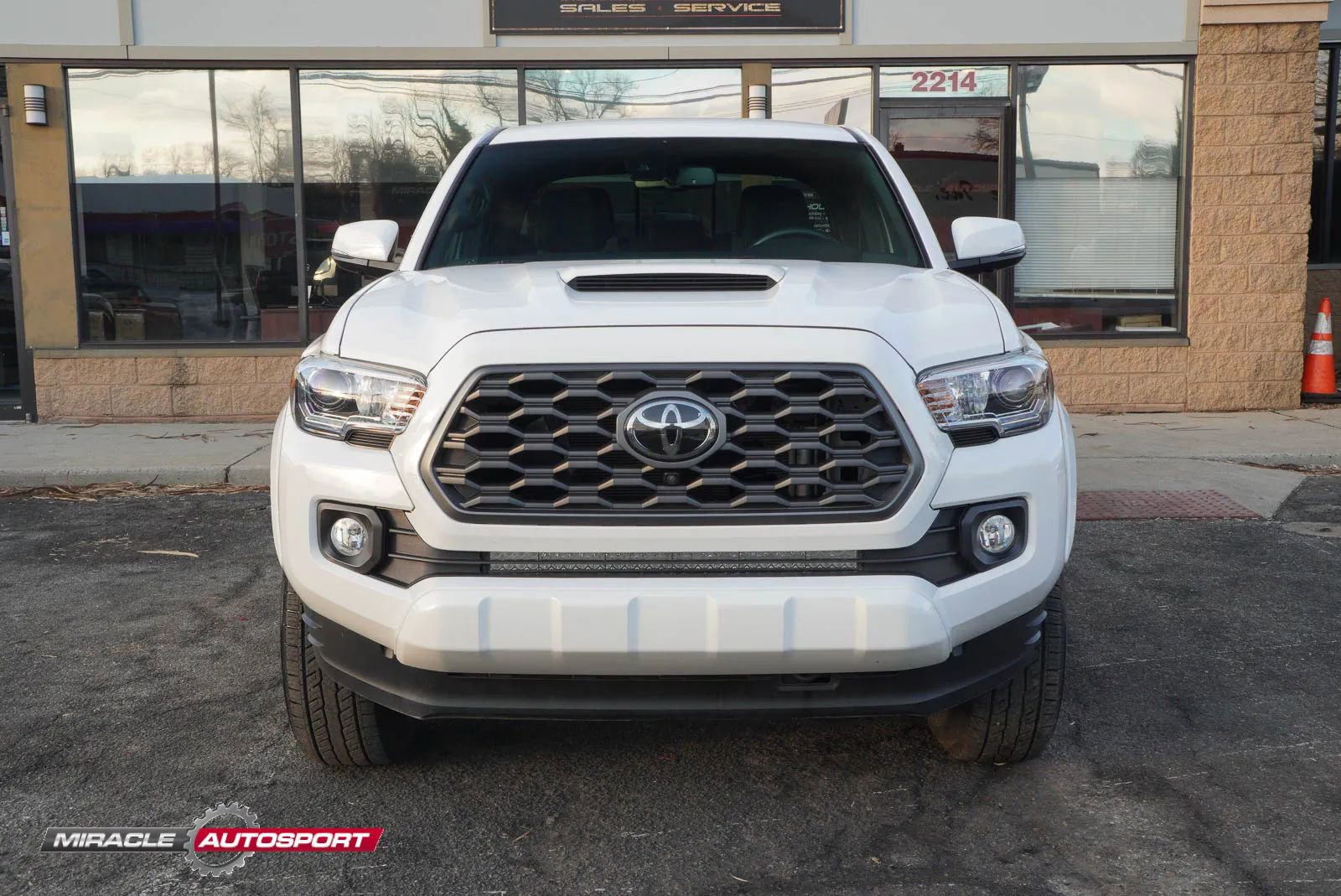Used 2023 Toyota Tacoma TRD Sport w/ Advanced Technology Package image 2