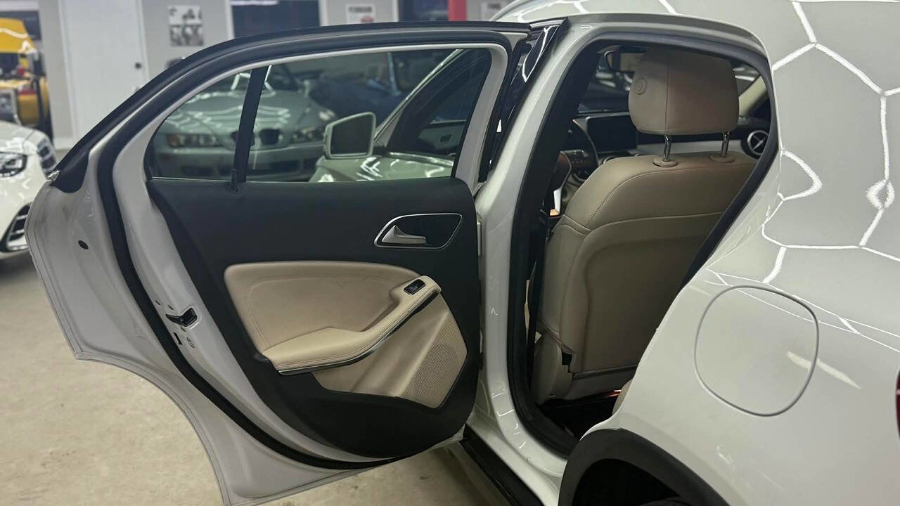 Used 2015 Mercedes-Benz GLA 250 4MATIC image 23