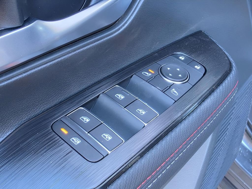 New 2026 Nissan Kicks SR w/ Cold Weather Package image 16