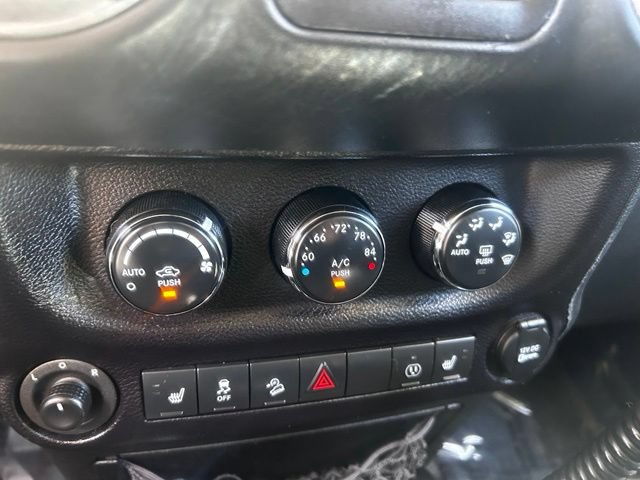 Used 2016 Jeep Wrangler Unlimited Rubicon AWD/4WD image 28
