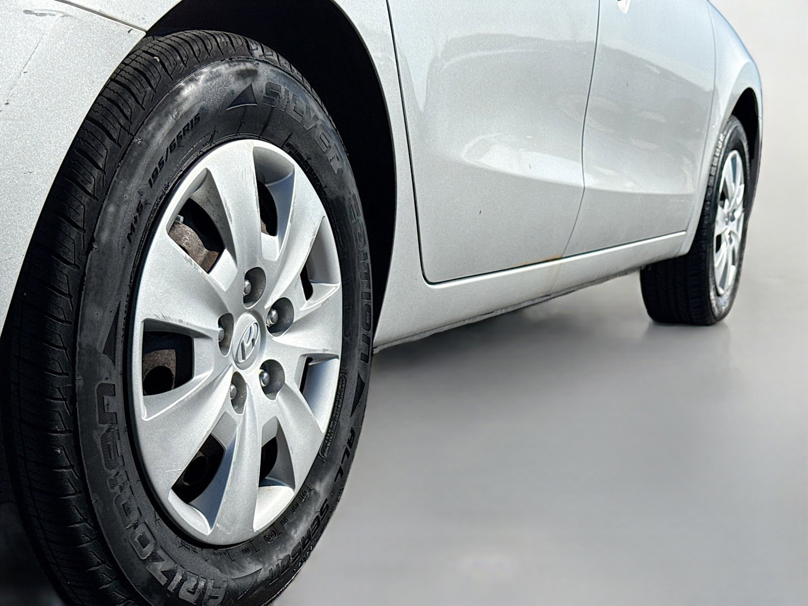 Used 2012 Hyundai Elantra GLS image 14