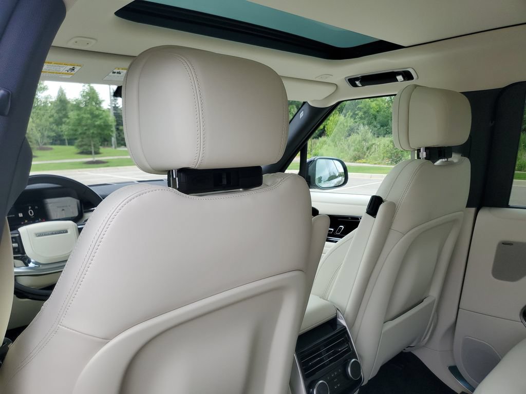New 2026 Land Rover Range Rover Long Wheelbase SE AWD/4WD image 24