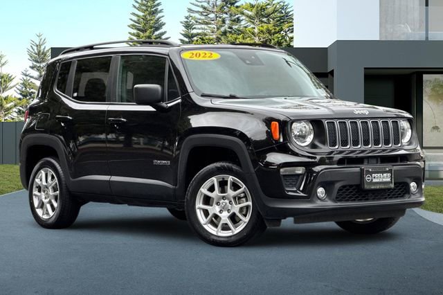 Used 2022 Jeep Renegade Latitude w/ Convenience Group image 2