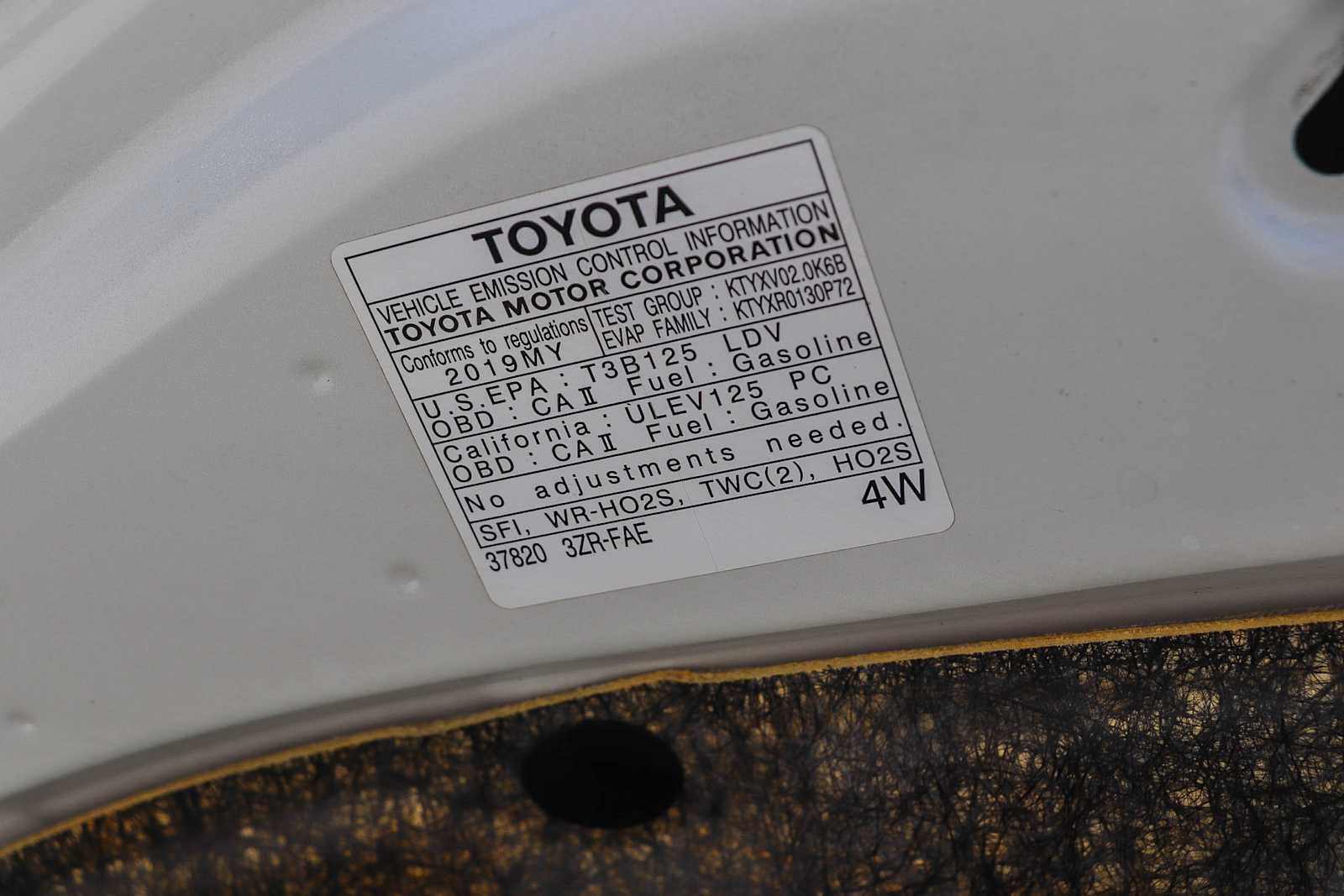 Used 2019 Toyota C-HR Limited FWD image 28
