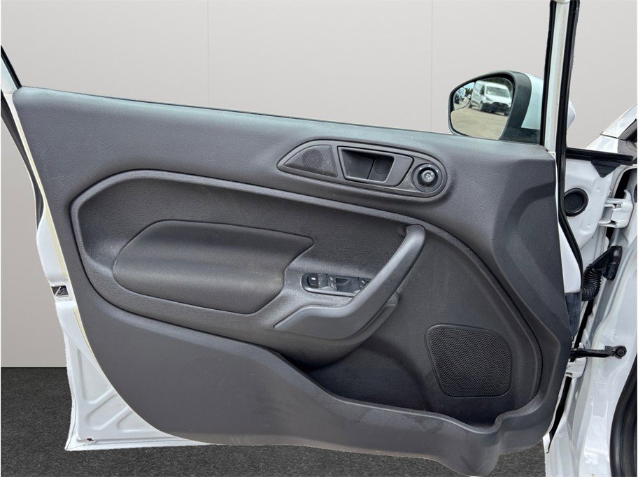Used 2018 Ford Fiesta SE w/ Equipment Group 201A FWD image 14