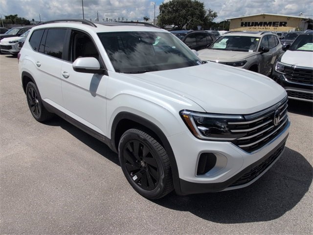 New 2026 Volkswagen Atlas SE image 2