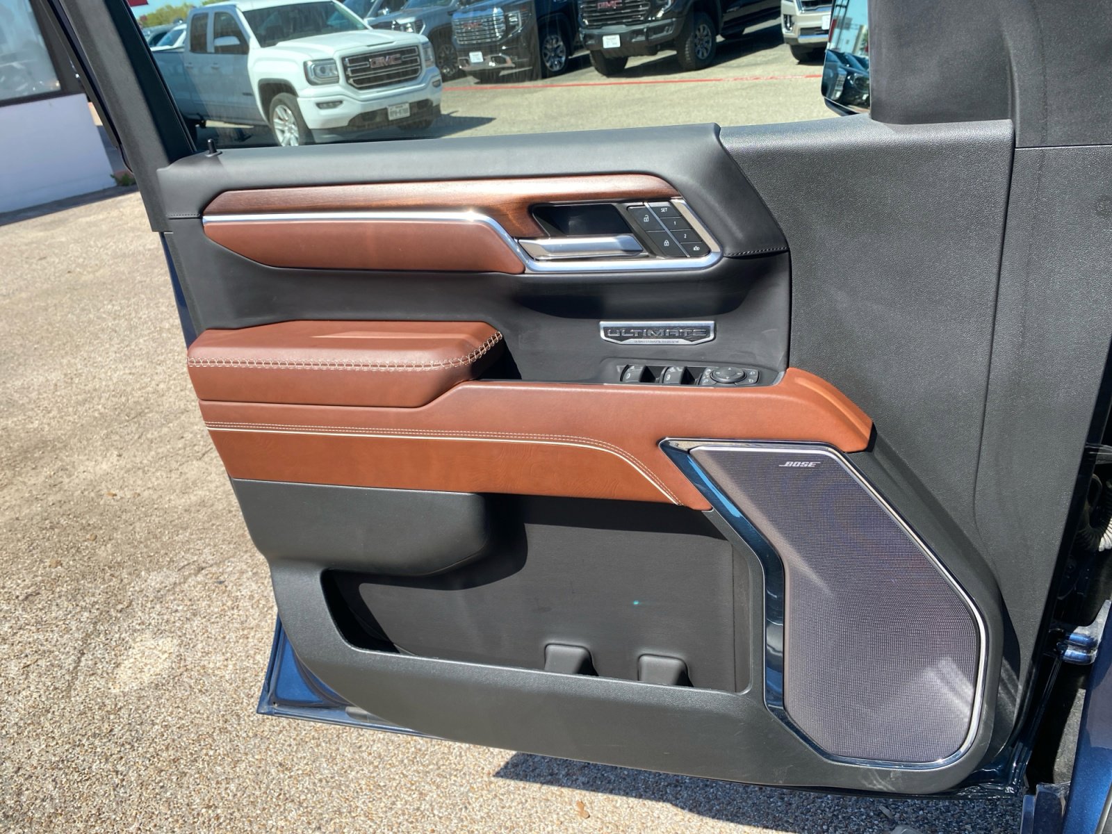 Used 2023 GMC Sierra 1500 Denali Ultimate image 30