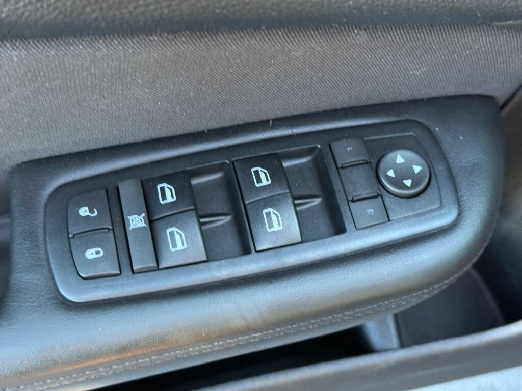 Used 2016 Chrysler 200 LX FWD image 23