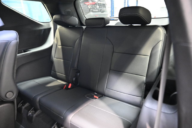 New 2027 Chevrolet Traverse LT w/ Midnight/Sport Edition FWD image 12