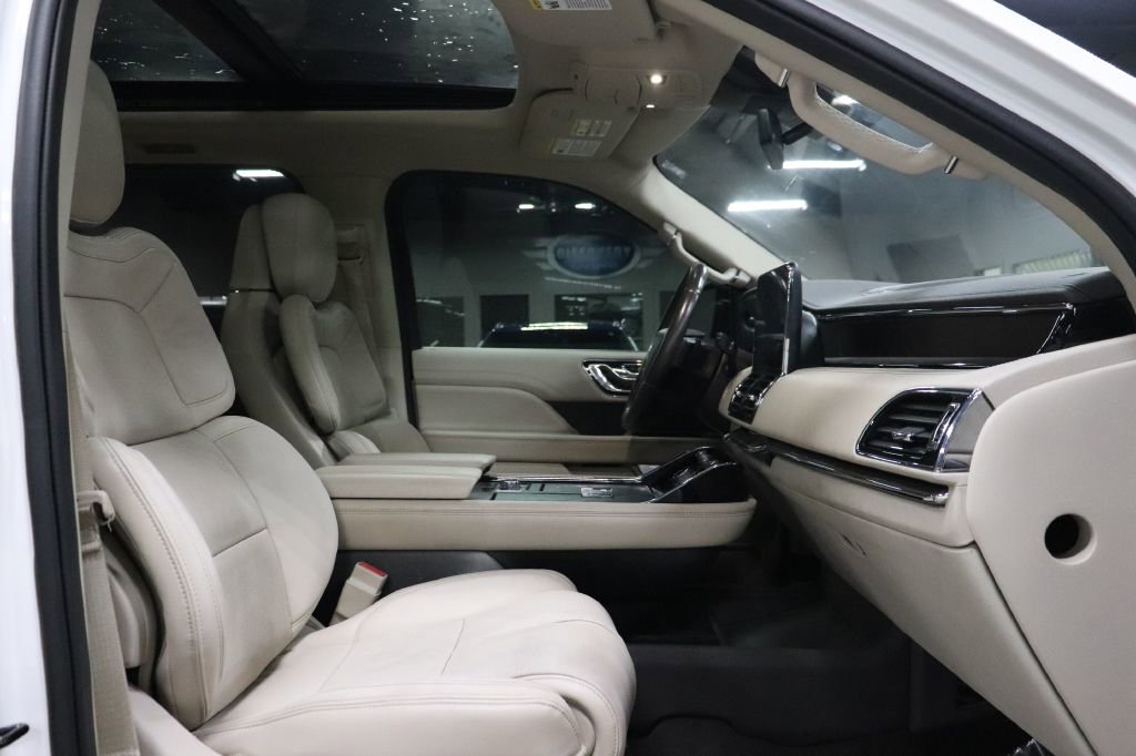 Used 2021 Lincoln Navigator Reserve w/ Luxury Package image 24
