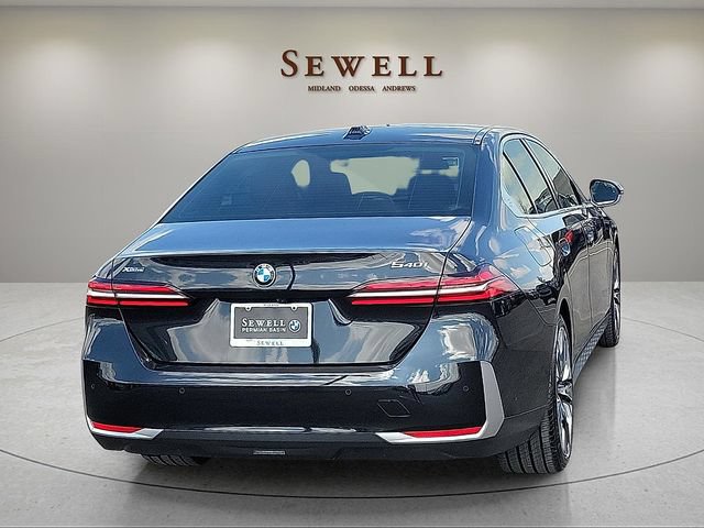 Used 2024 BMW 540i xDrive w/ Convenience Package AWD/4WD image 5