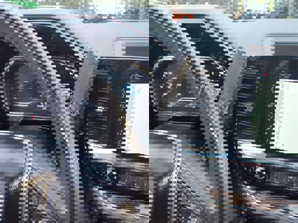 Used 2024 GMC Sierra 1500 SLE image 20