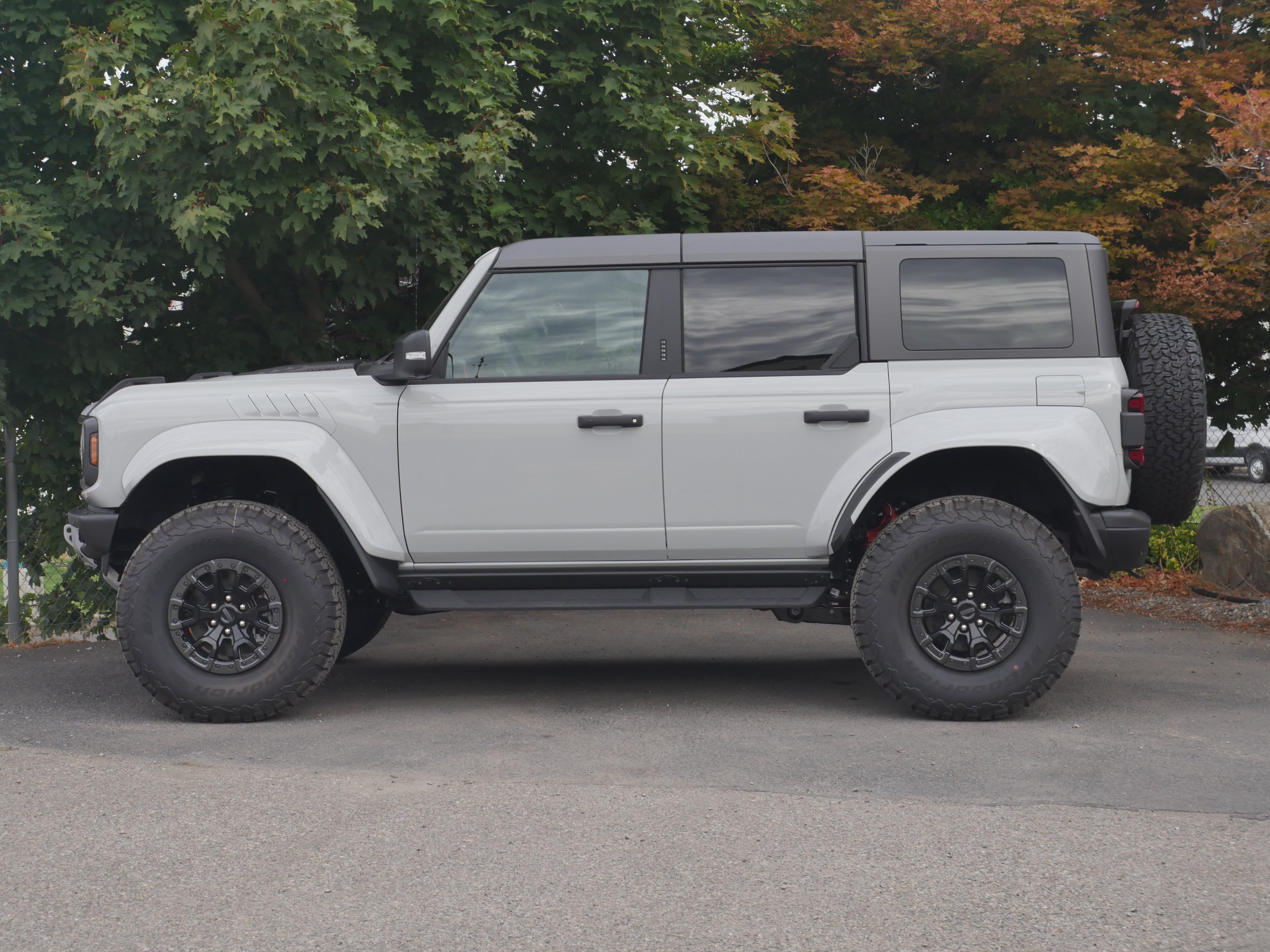 New 2026 Ford Bronco Raptor w/ Interior Carbon Fiber Pack AWD/4WD image 22