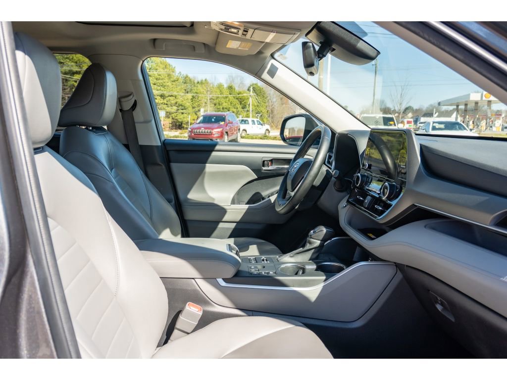 Used 2023 Toyota Highlander XLE image 20
