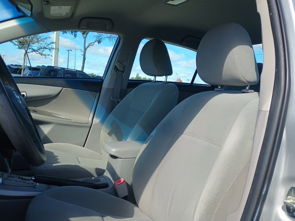 Used 2013 Toyota Corolla LE image 13