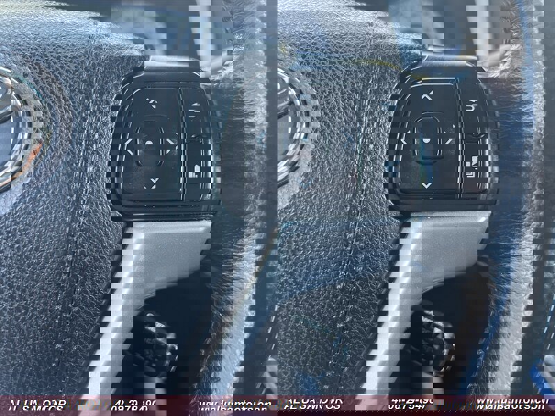 Used 2015 Toyota Sienna SE w/ SE Preferred Package FWD image 20