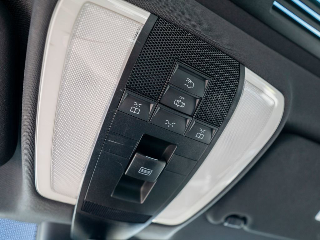 Used 2011 Mercedes-Benz C 300 4MATIC Sedan image 43